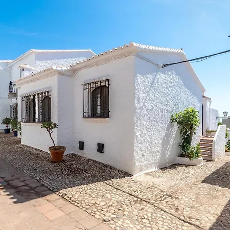 Olivo De Capistrano *