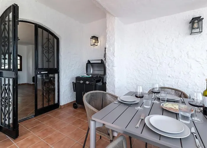 Olivo De Capistrano *