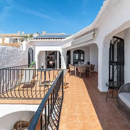 Olivo De Capistrano Willa Nerja