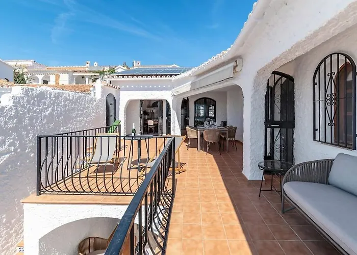 Olivo De Capistrano Willa Nerja